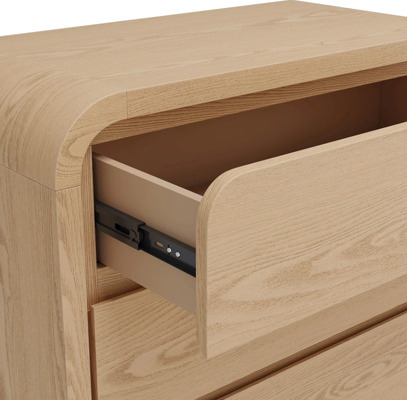 Elora Chest